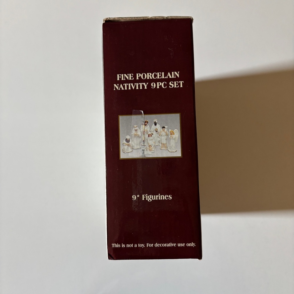 Galleria Fine Porcelain Nativity  9 Pc Set Figurine - Picture 12 of 13